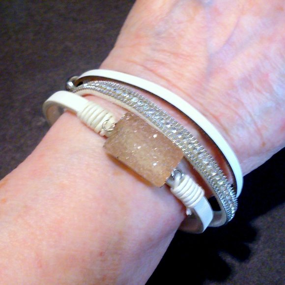 Leather Druzy Rhinestone Magnetic Closure Bracelet - Picture 4 of 4